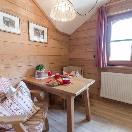 Haus Pfannenhoelzer 아파트 *